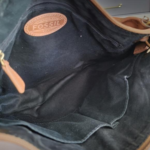 Fossil Karli Hobo Bag - Picture 4 of 15